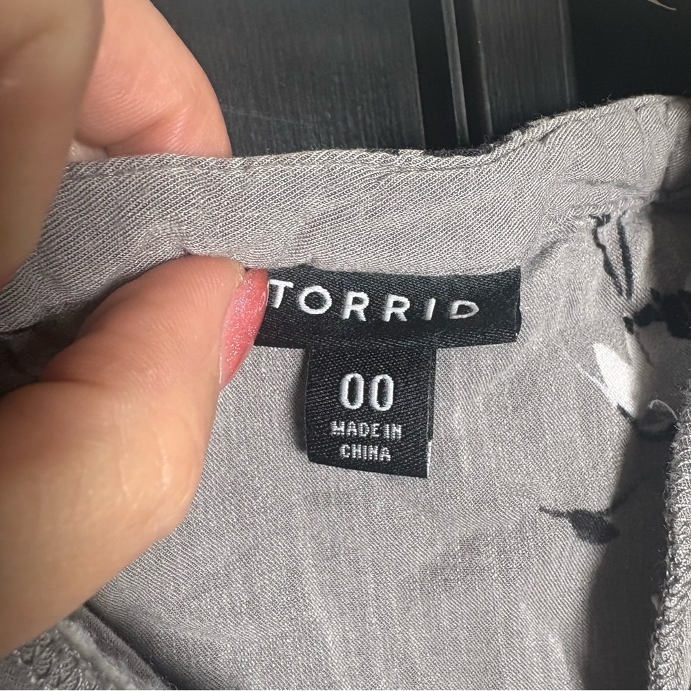 Torrid Floral Zip Front Dress Gray Long Sleeve Size 00 - Picture 2 of 9